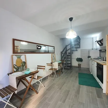 Casa Dina - Fondi Vertice Rooms-3